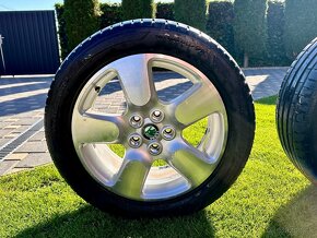 Komplet letnú sadu alu Škoda Scout 5x112 225/50 R17. - 4