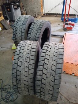 Predám nakladne pneumatiky 315/60r22.5 - 4