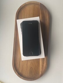 iPhone SE 32G (2016) - 4