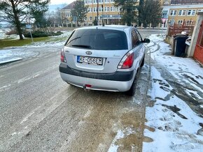 KIA Rio 1.5 crdi 81kw r.2006 - 4