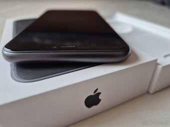 Predám iPhone 11 Black 64GB - 4