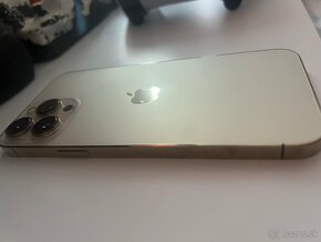 iPhone 13 pro max gold - 4