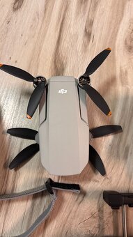 Dron DJI Mini 2 - 4