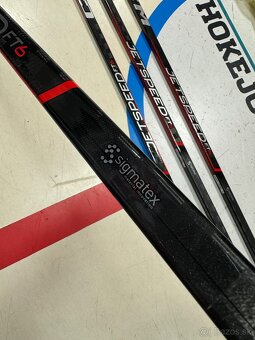 UPLNE NOVA PROFI HOKEJKA CCM JETSPEED FT6 SR SIGMATEX  - 4