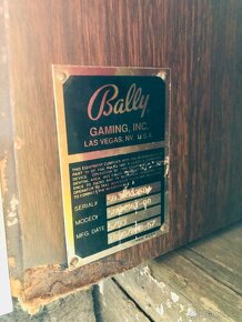 Hraci automat “slot machine” Bally USA - 4