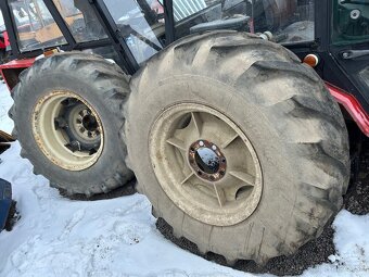 Predám zadné kolesá R 28 30 34 26 na Zetor major - 4