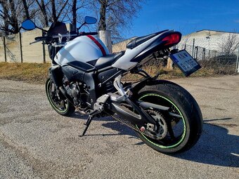 Yamaha FZ1 - 4