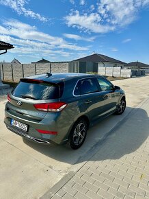 Hyundai i30 1.5 DPi 81kW Family - 4