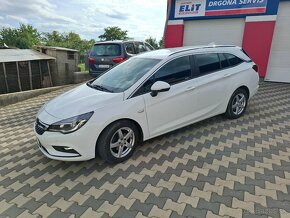 Opel  Astra Sport Tourer.  1.6Cdti - 4