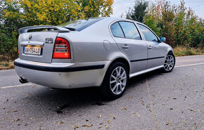 Škoda Octavia RS 1.8T Liftback - 4