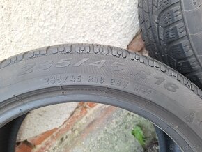 235/45 R18 - 4