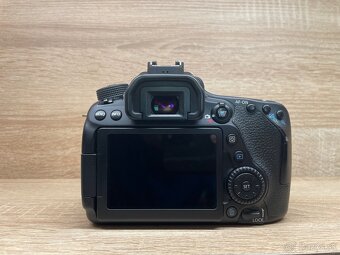 Canon EOS 80D - 4