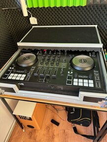 Native Instruments Traktor Kontrol S3 DJ kontroler + Kufor - 4