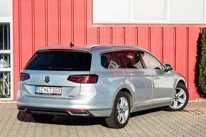 Volkswagen Passat Variant 2.0 TDI Elegance 4Motion DSG - 4