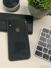 Predám iPhone XR Black 64GB - 4