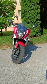 Honda CBR 650f - 4