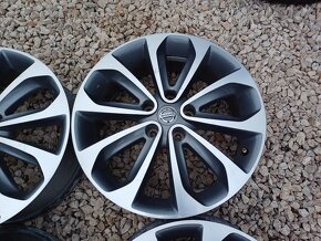 hlinikové disky-orig-Nissan Qashqai--61/2Jx18-ET-40--5x114,3 - 4