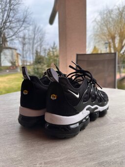 Nike Air Vapormax Plus - 4