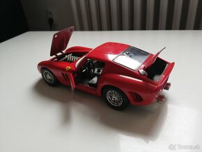 1:18 FERRARI 250 GTO  Bburago - 4