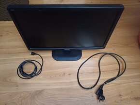 Playstation 4 + Philips Monitor - 4