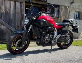 Yamaha mt 07 - 4