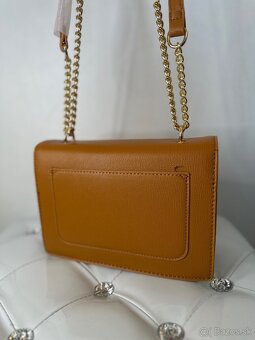 guess hnedá crossbody - 4