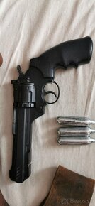 predam vzduchový revolver co2 crosman vigilante - 4