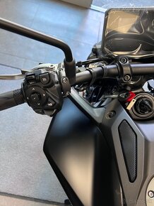 Yamaha MT 09 čierna 2024 - 4