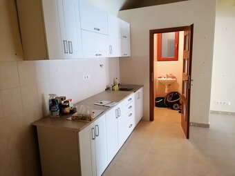 Na prenájom obchodný priestor centrum BB 190+420 m2 - 4