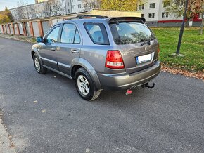 Kia Sorento - 4