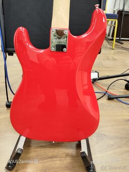 NOVÝ SQUIER SONIC STRATOCASTER HT- TORINO RED - 4