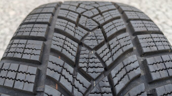 Zimné pneu 225/50 R17 --- GOOD YEAR - 4