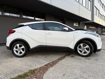 Toyota C-HR Hybrid 1.8 rv.2019 - 4