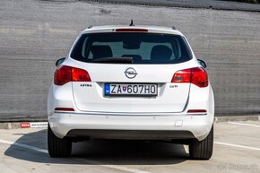 Opel Astra Sport Tourer - 4