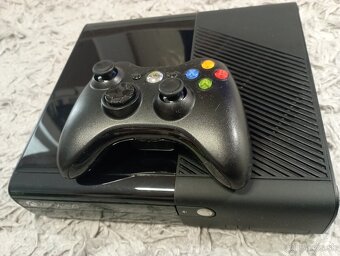 XBOX 360 E 250GB HDD - 4