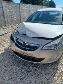 Rozpredam Opel Astra J ST 1.4 Turbo 88kw - 4