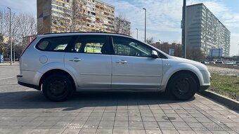 Ford Focus Combi 1.6 Benzin 192 000 km / 2005 - 4