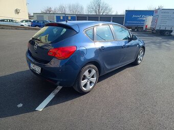 Opel Astra J 1.3 CDTI - 4