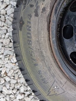 Predám rezervu koleso 205/65 R15 5x112 letná pneu - 4