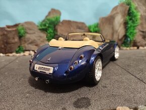 Prodám model 1:18 Wiesmann Roadster MF3 - 4