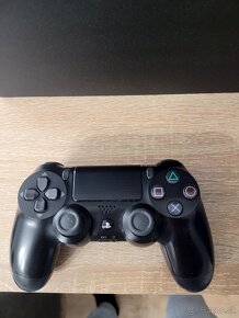 Playstation 4 1TB - 4