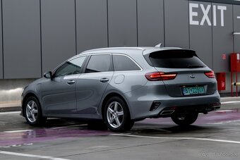 Kia Ceed SW 1.6 GDi/ Plug-in Hybrid/ZVÝHODNENÁ CENA/ - 4