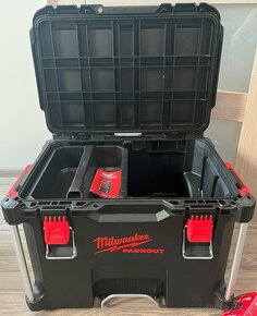 Milwaukee packout pojazdný box na náradie - 4