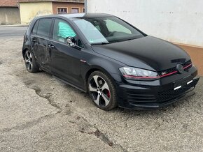 Volkswagen Golf 7Gti  2.0tsi - 4