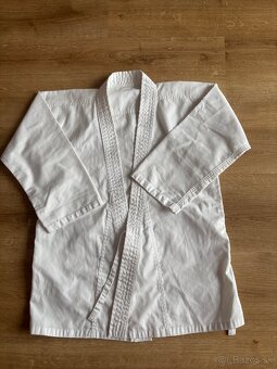 Kimono na karate, opasky a chranice na holene - 4