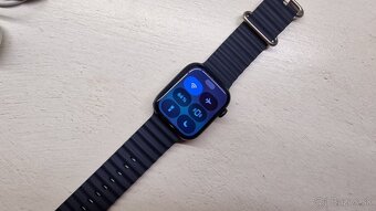 Apple Watch 7 black 45mm - zachovalé - 4