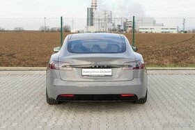 Tesla Model S 90D - 4