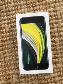 IPhone SE 2020.  128gb - 4