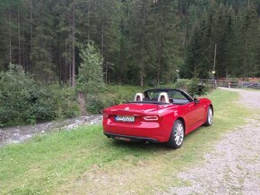 Fiat 124 Spider Lusso A/T 1.Majitel 38.tis km r.v.6/2019 - 4