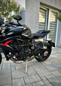 MV Agusta Brutale 800 - 4